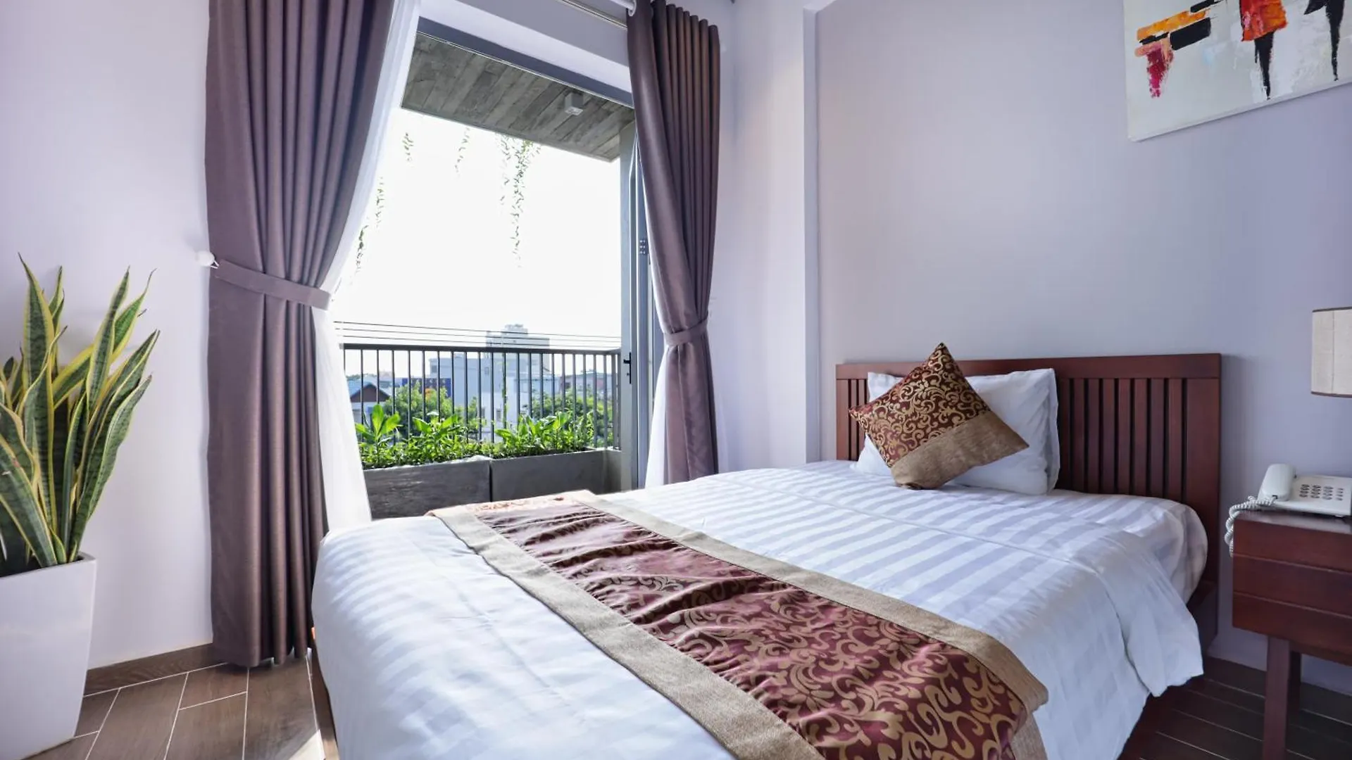 The Shine Hotel & Apartment Da Nang